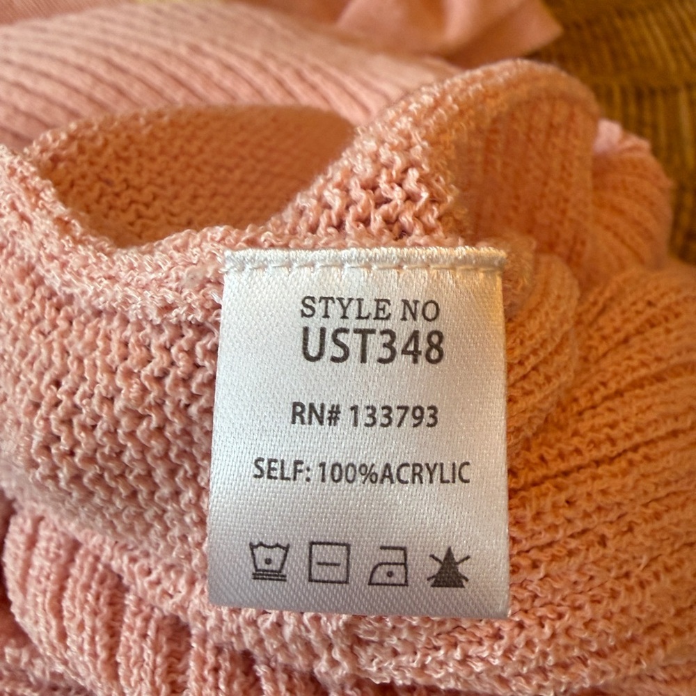 New POL Pink and White Star Patterned Women's Distressed Sweater - Picture 11 of 12